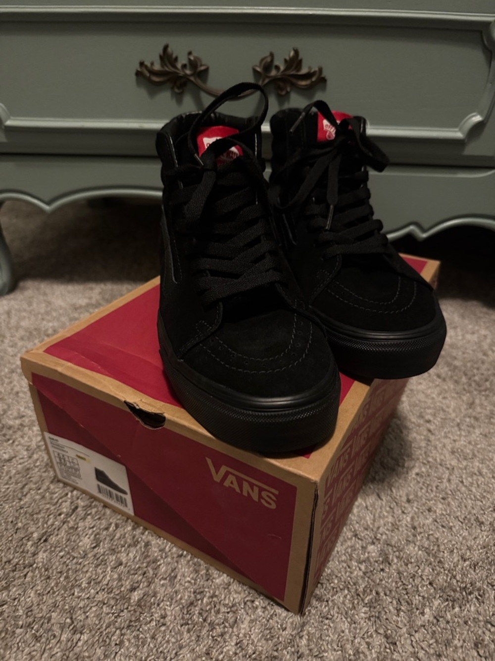 NWT Vans Black Suede High-Top Skate Sneakers